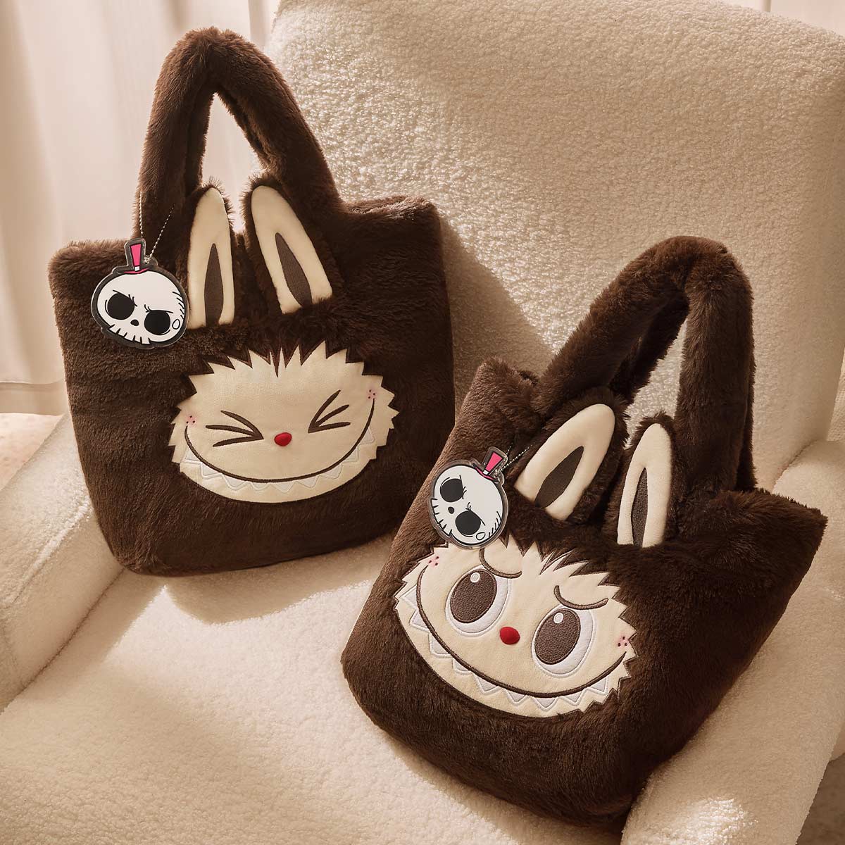 Classic Bag Series- LABUBU Reversible Plush Bag - POP MART