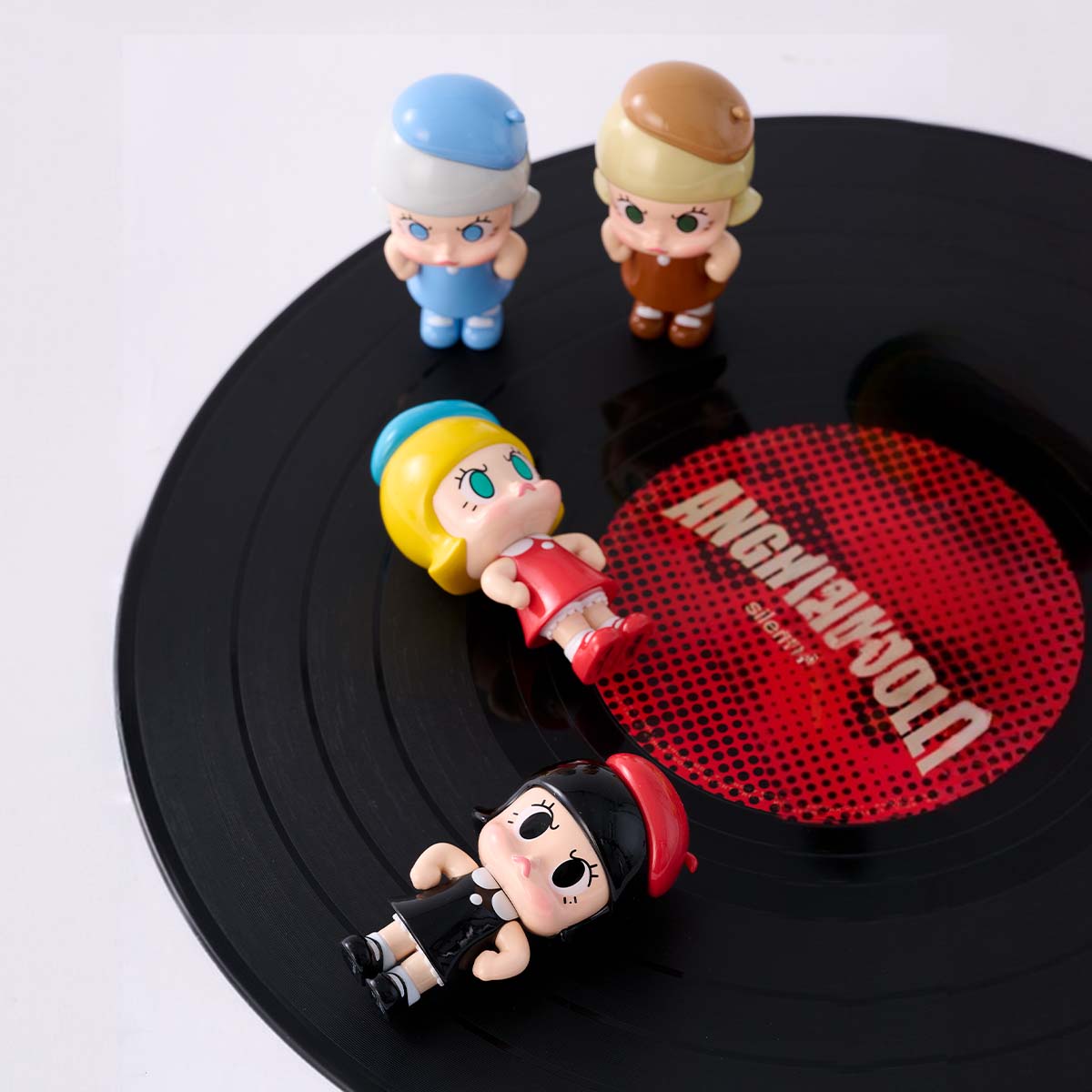 Angry Molly Mini Figure Set - Long Play 9 - POP MART (Thailand)