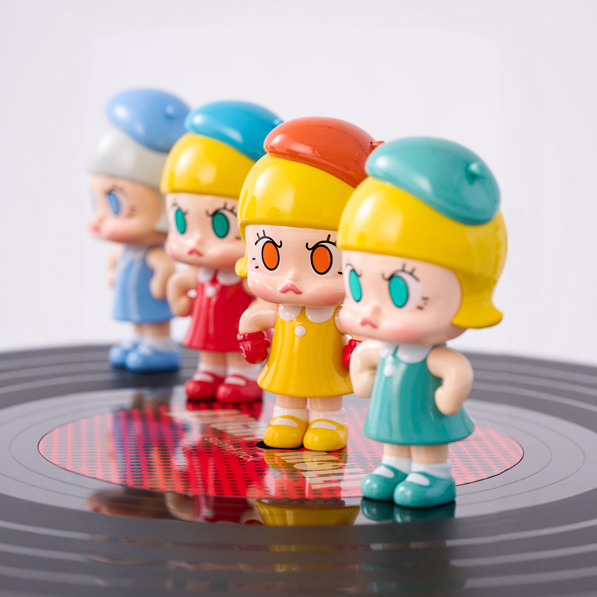 Angry Molly Mini Figure Set - Long Play 9 - POP MART (Thailand)